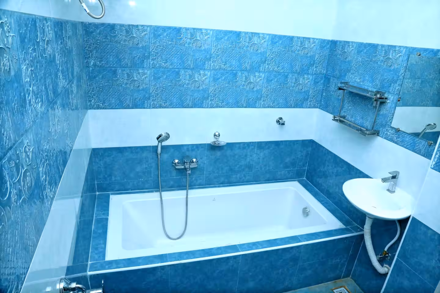 Bathtub bathroom at Nivaa Stays